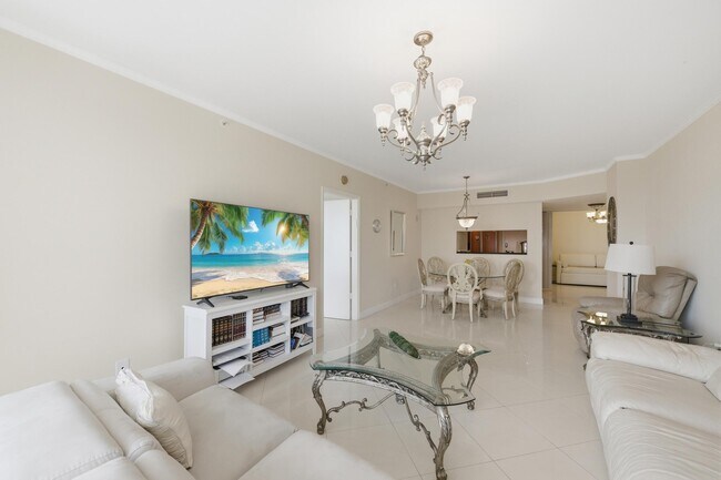 Building Photo - 9595 Collins Ave