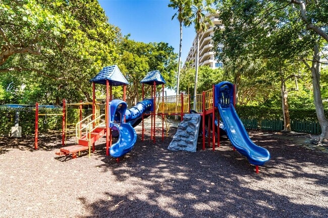 Building Photo - 151 Crandon Blvd