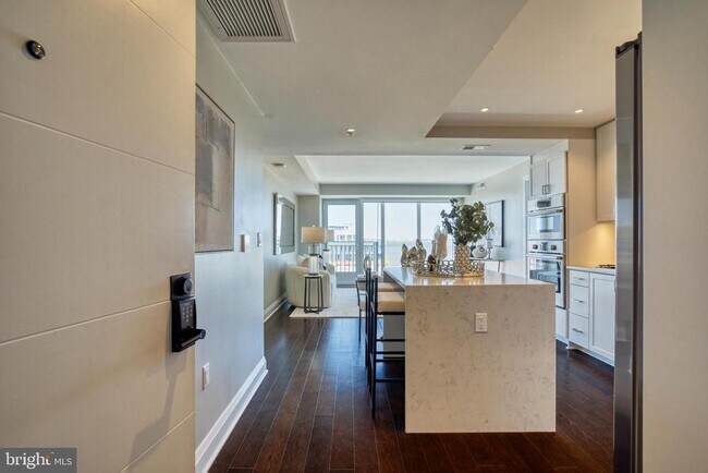 Building Photo - 925 N Fairfax St