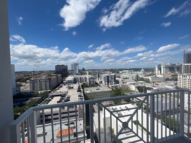 Building Photo - 255 Evernia St