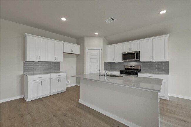 Building Photo - 160 Davis Mountain Dr