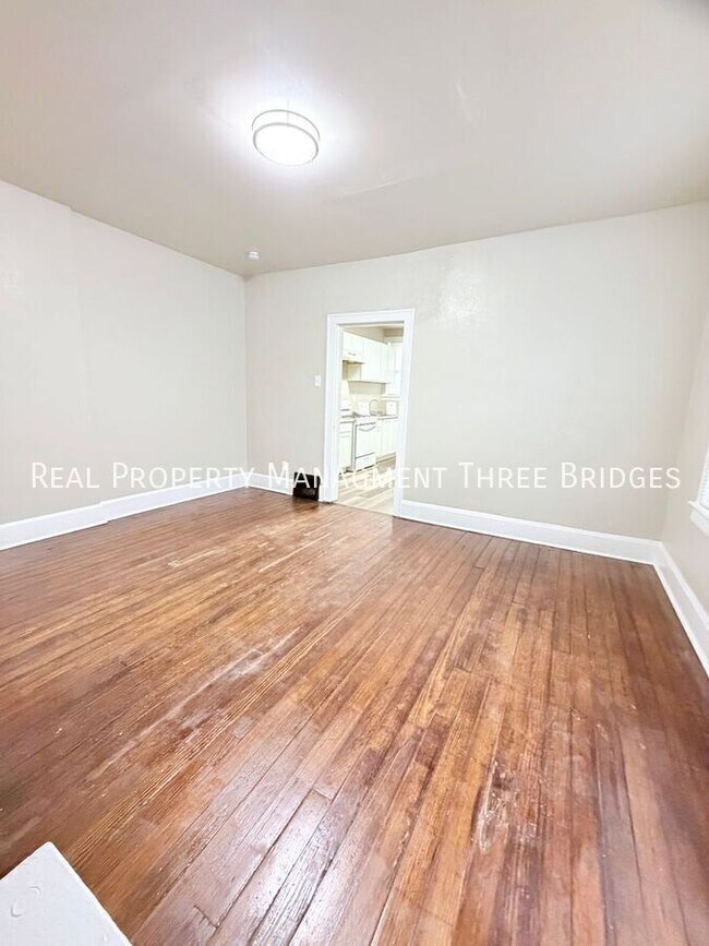 Building Photo - 5533 Grace Ave