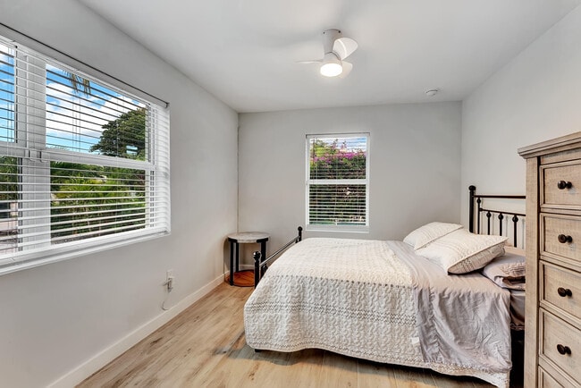 Building Photo - 320 NW 3rd Ave