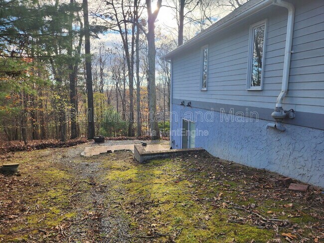 Building Photo - 4000 Laurel Park Hwy