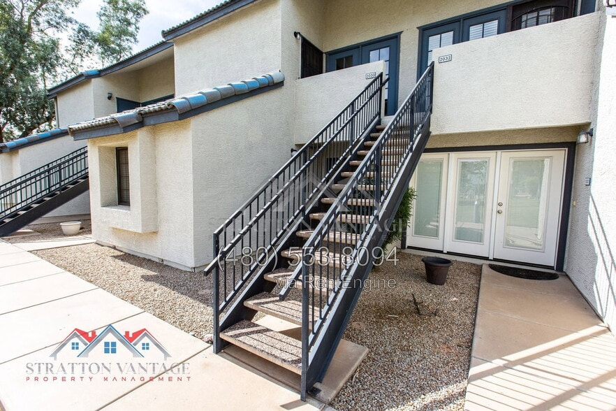 Building Photo - 3716 E University Dr