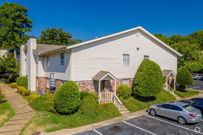 Building Photo - Chenal Place