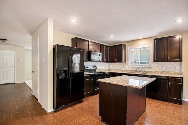 Building Photo - 304 Chert Ln