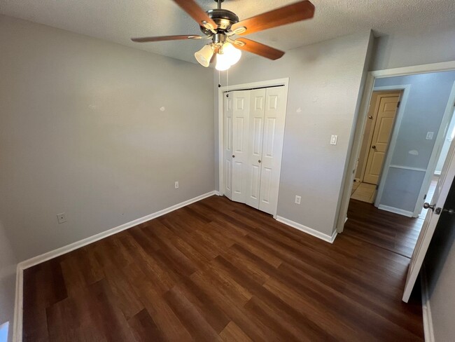 Building Photo - 3 bedroom, 2 bathroom home in Baton Rouge,...