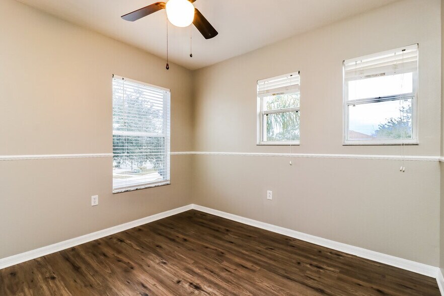 Building Photo - 9548 Simeon Dr