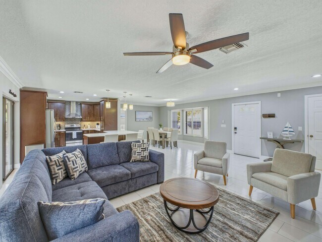 Building Photo - 1127 Sea Pines Way