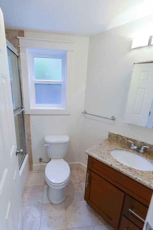 Building Photo - 5078 Delridge Way SW