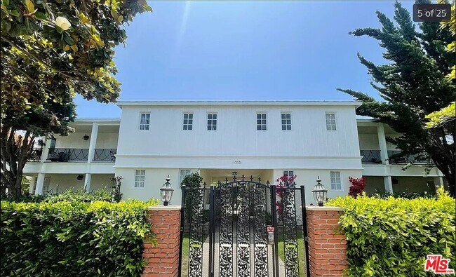 Building Photo - 1212 10th St