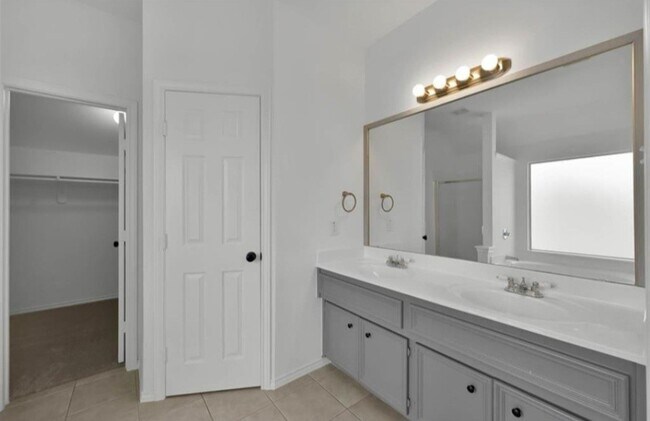 Building Photo - 22056 Knights Cove Dr