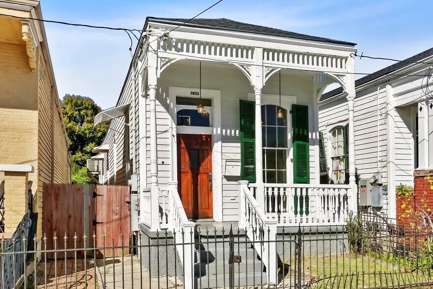 Building Photo - 2823 Baronne St