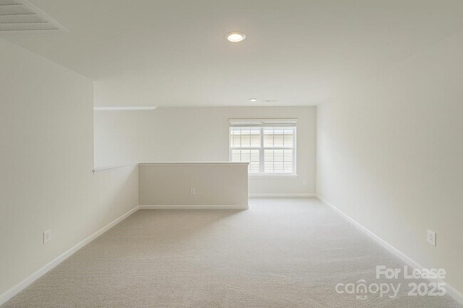 Building Photo - 5514 Hydrangea St