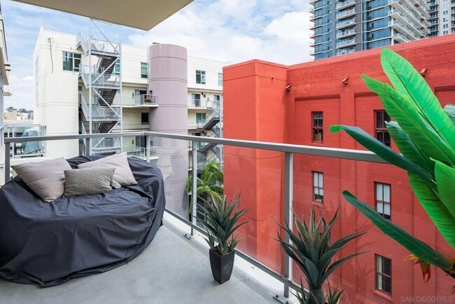 Building Photo - 1431 Pacific Hwy