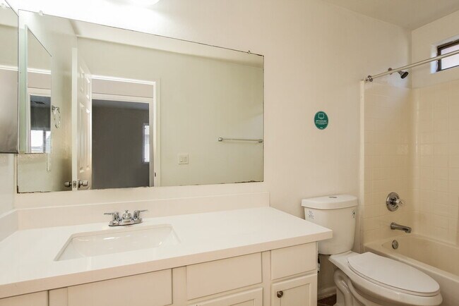 Building Photo - 9316 W Cordes Rd