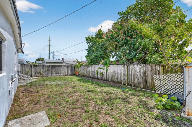 Building Photo - 830 NE 59th Ct
