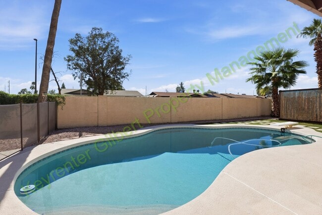 Building Photo - Charming Gilbert Home with Pool and Spacio...