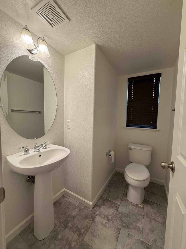 Building Photo - Great 3 Bedroom In Elk Grove
