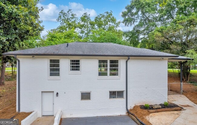 Building Photo - 5506 Alder Dr