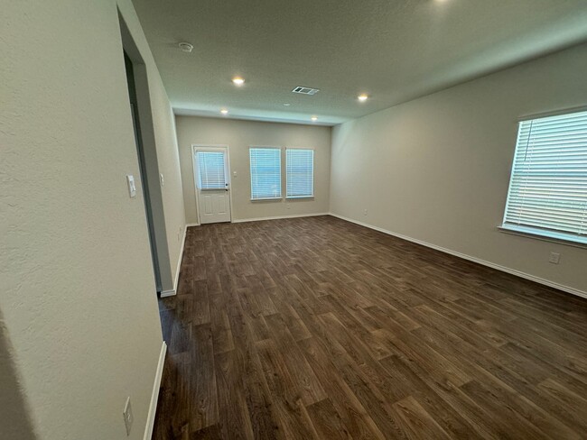 Building Photo - BRAND NEW  |  3 BEDROOM  |  LOFT  |  2.5 B...