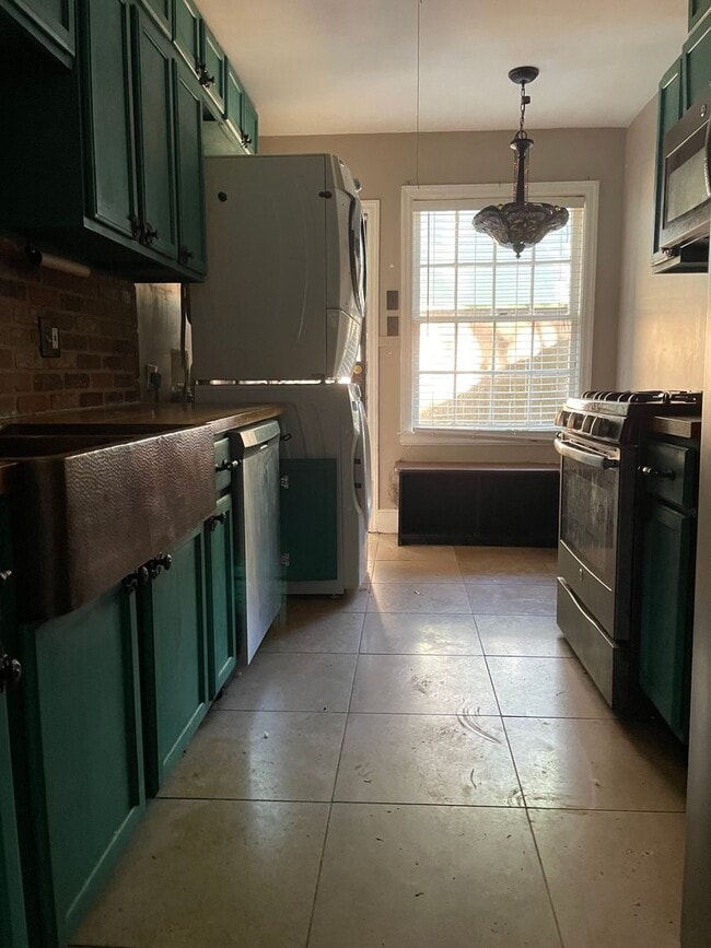 Building Photo - 2 bedroom 1 bath near Overton Square