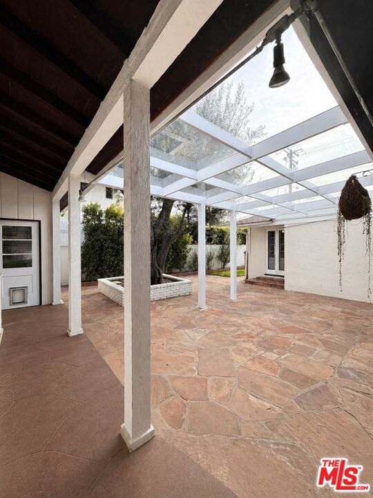 Building Photo - 341 S Rodeo Dr