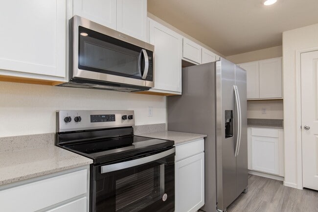 Building Photo - Stunning New-Build Townhouse in Growing 89139 Neighborhood