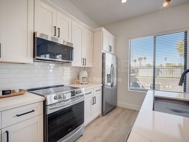 Building Photo - 775 W Coolidge St