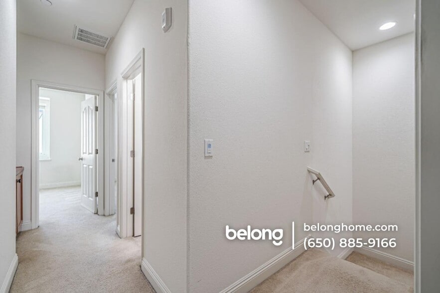 Building Photo - 6704 S Mariposa Ln