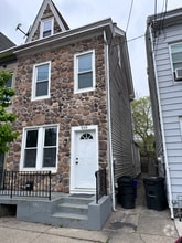 Building Photo - 939 Lehigh St