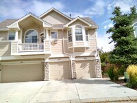 Building Photo - Stunning Highlands Ranch Townhome