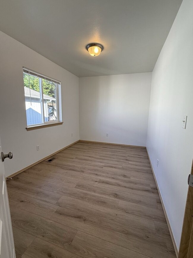 Building Photo - Newly Renovated 3BD/2.5BTH Home for Lease ...