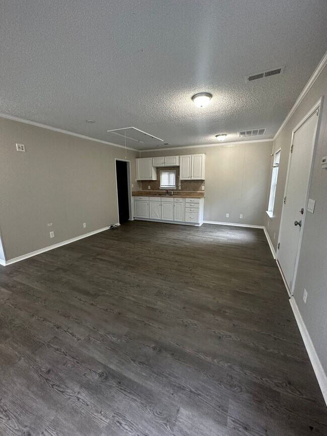 Building Photo - 742 Old Sulphur Springs Rd