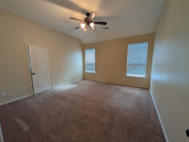 Building Photo - 6614 Hunters Creek Ln