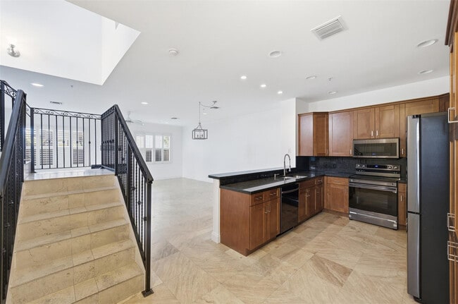 Building Photo - 2515 NE 18th St