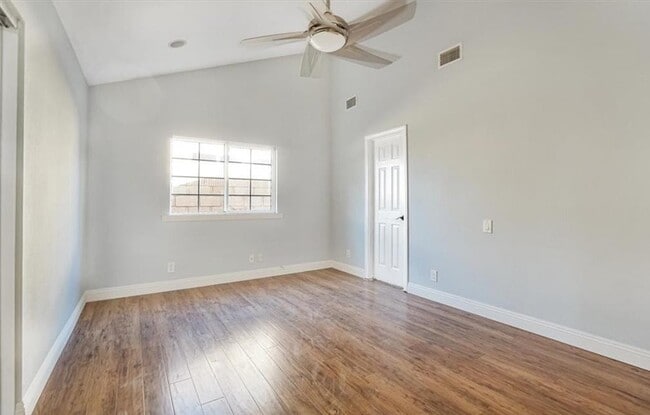 Building Photo - 24121 El Tiradore Cir