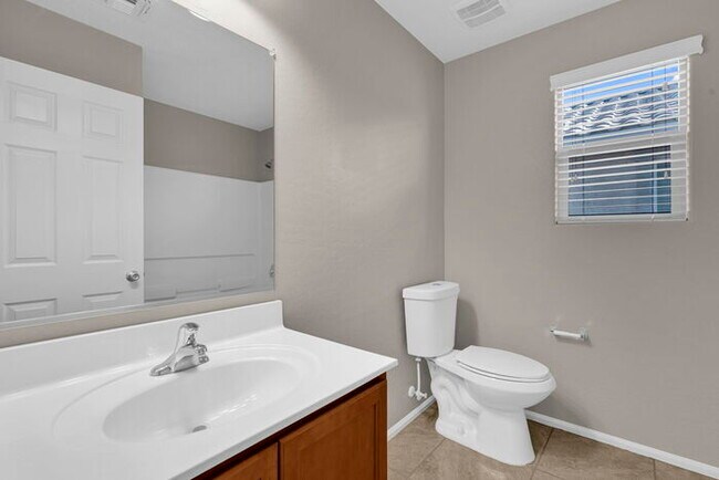 Building Photo - 946 S Hawk Ln