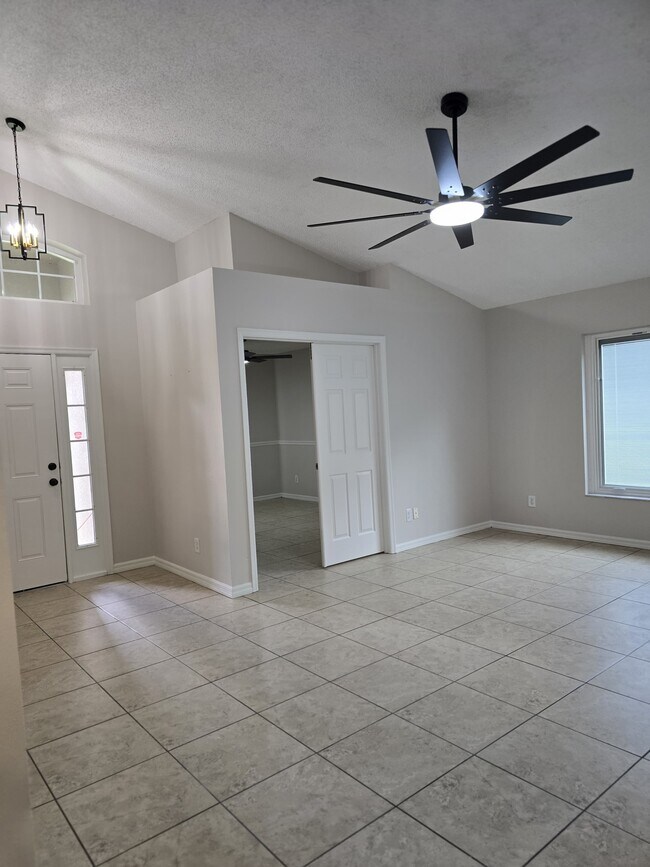 Building Photo - 14528 Kristenright Ln