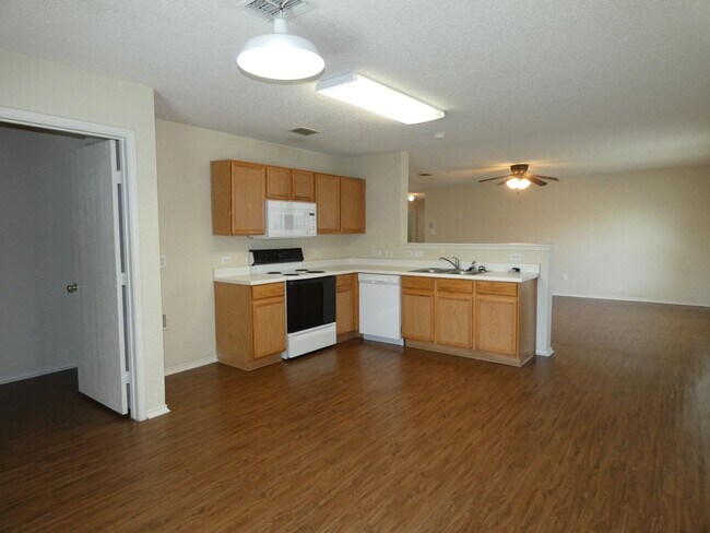 Building Photo - 6920 Meadow Way Ln