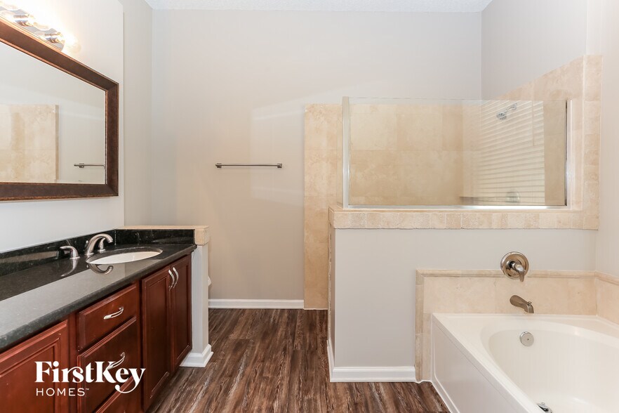 Building Photo - 8311 Abbeyfield Dr