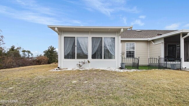 Building Photo - 3165 Meadow St