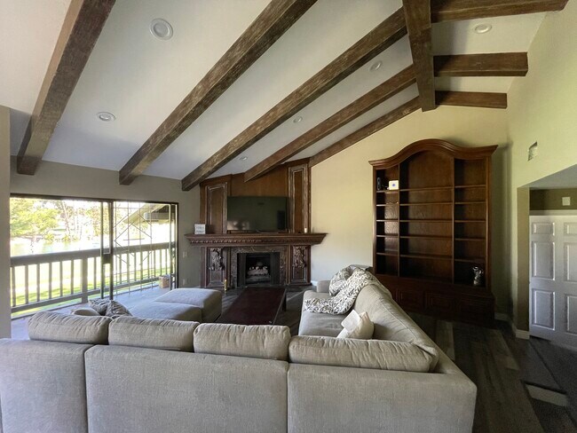 Building Photo - 14 Lago Norte