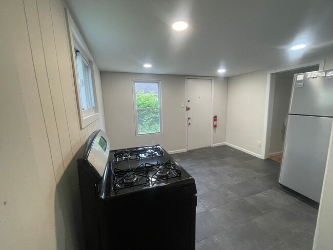 Building Photo - Charming Lower East Side Cottage Steps from Brady Street