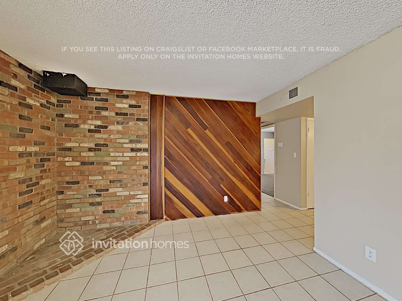 Building Photo - 1020 W Halstead Dr