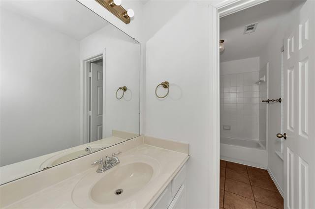 Building Photo - 9872 Bradford Grove Dr