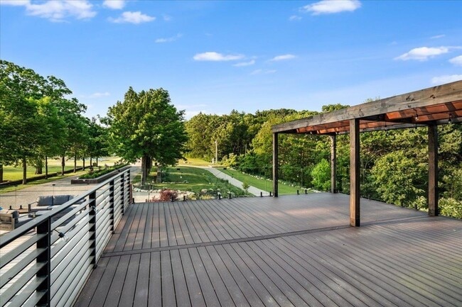 Building Photo - 398 Scofield Mountain Rd