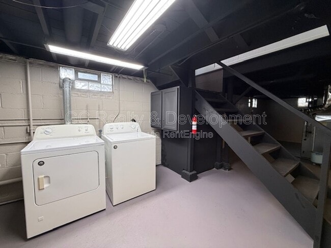 Building Photo - 114 Martin Ave