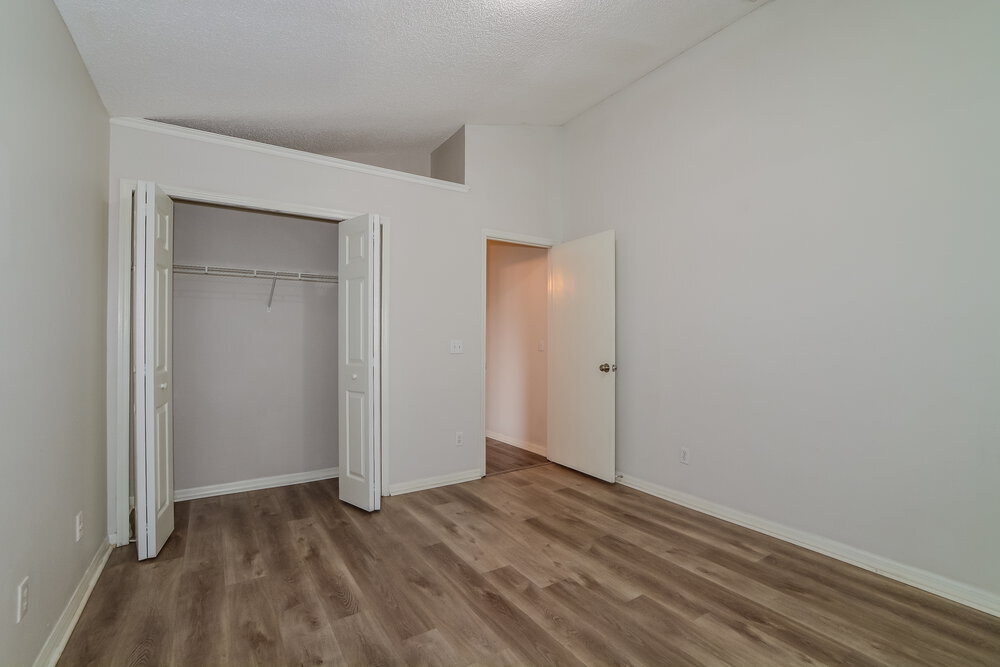 Building Photo - 502 Valencia Pl Cir